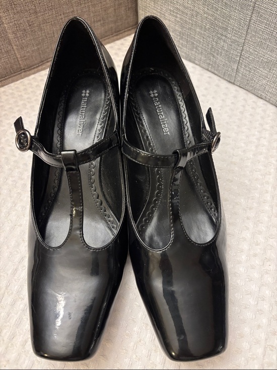 Naturalizer Beckon 8M Black Patent T-Strap Mary Jane Wedge Heels Pumps Classic - Picture 13 of 13